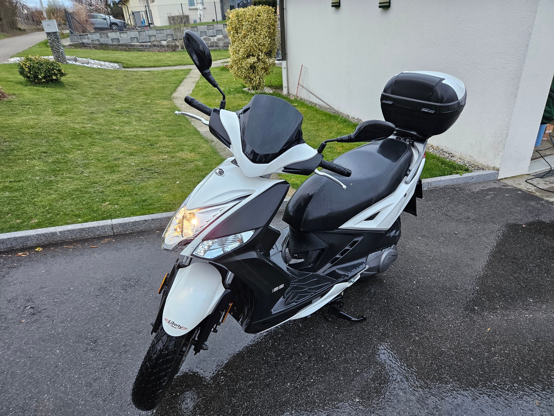 KYMCO Agility 125 4-T 16''-image-1