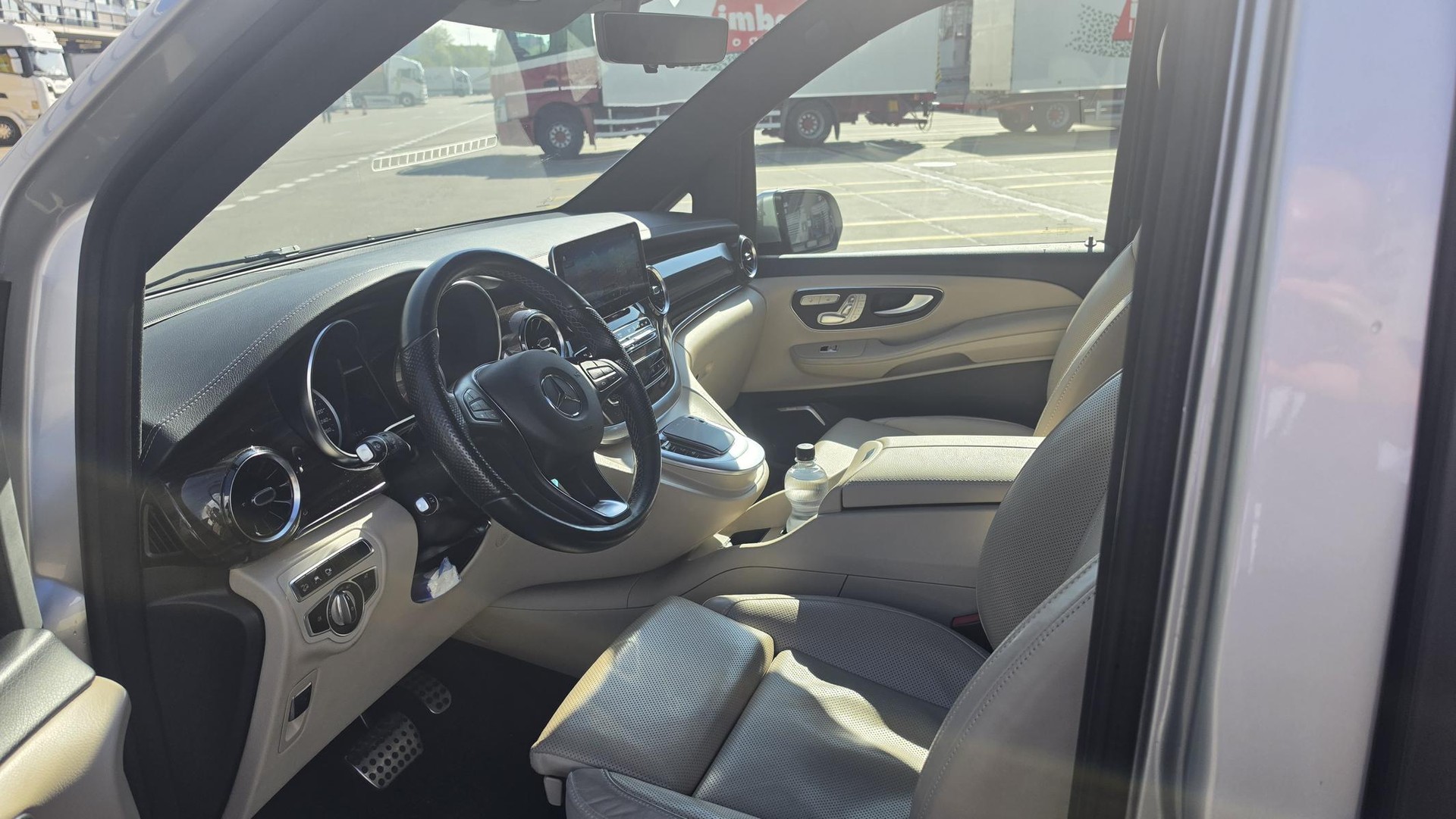 MERCEDES-BENZ V 300 d extralang Swiss Edition 4Matic 9G-Tronic-image-12