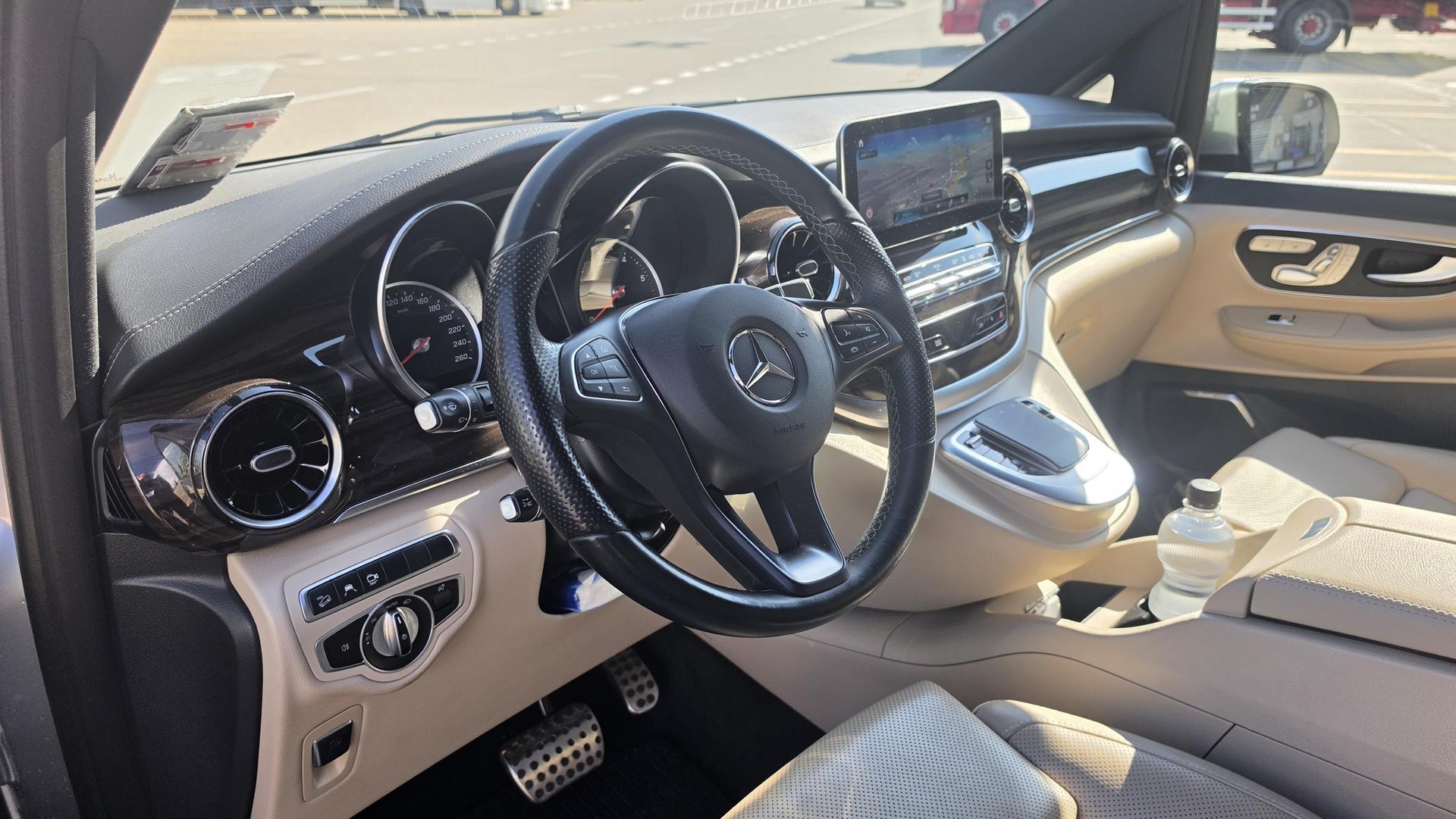 MERCEDES-BENZ V 300 d extralang Swiss Edition 4Matic 9G-Tronic-image-14