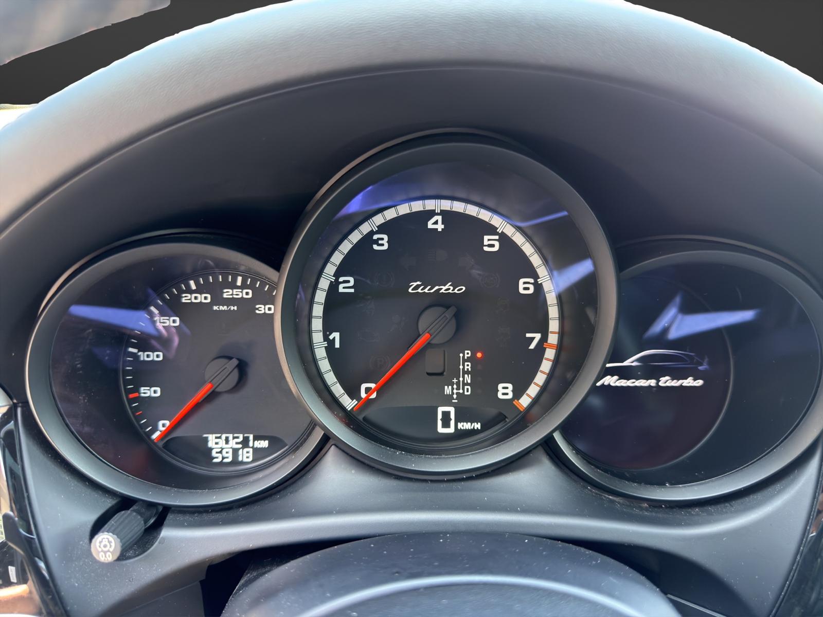 PORSCHE Macan Turbo PDK-image-9