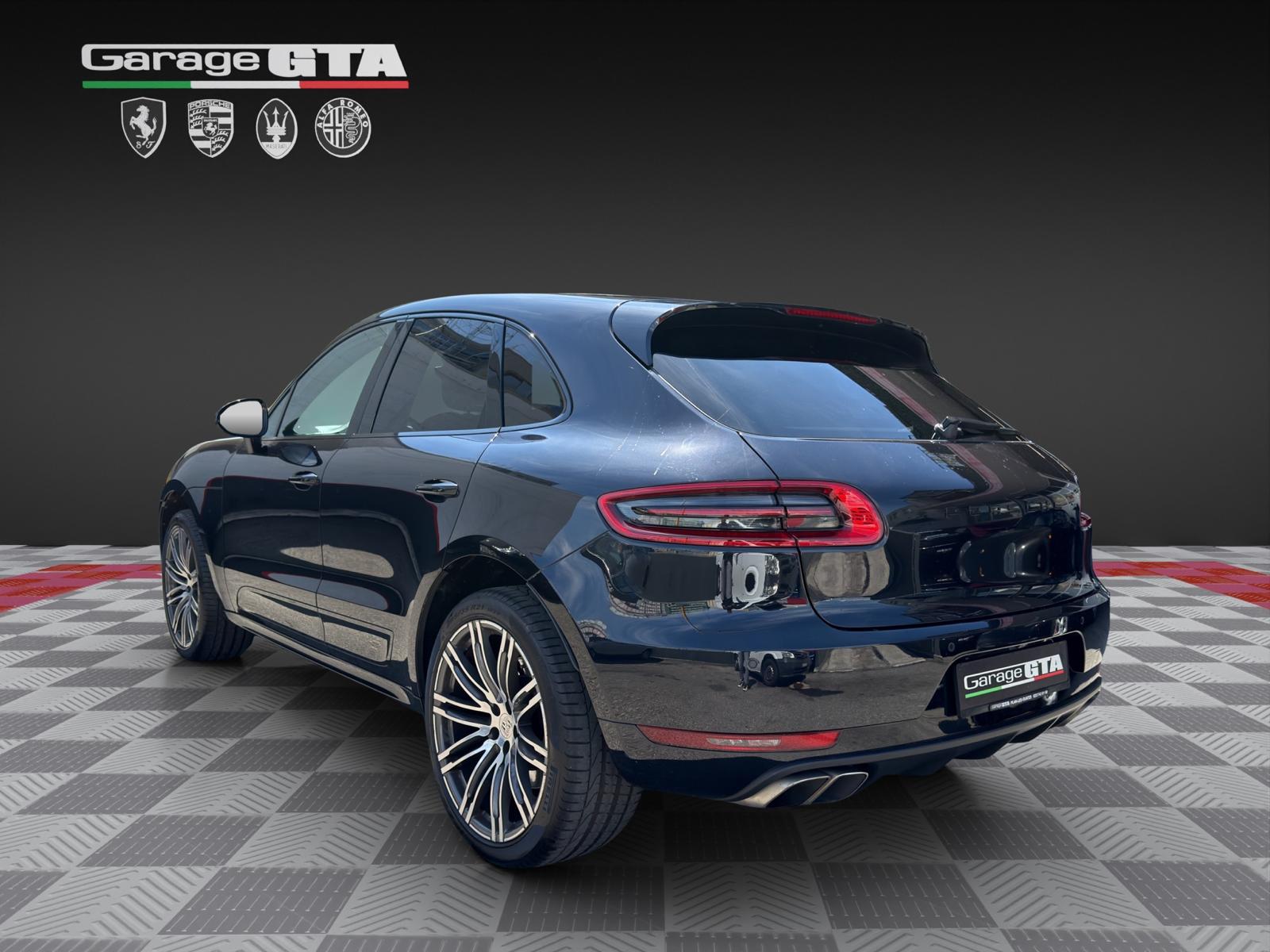 PORSCHE Macan Turbo PDK-showroom-element-2