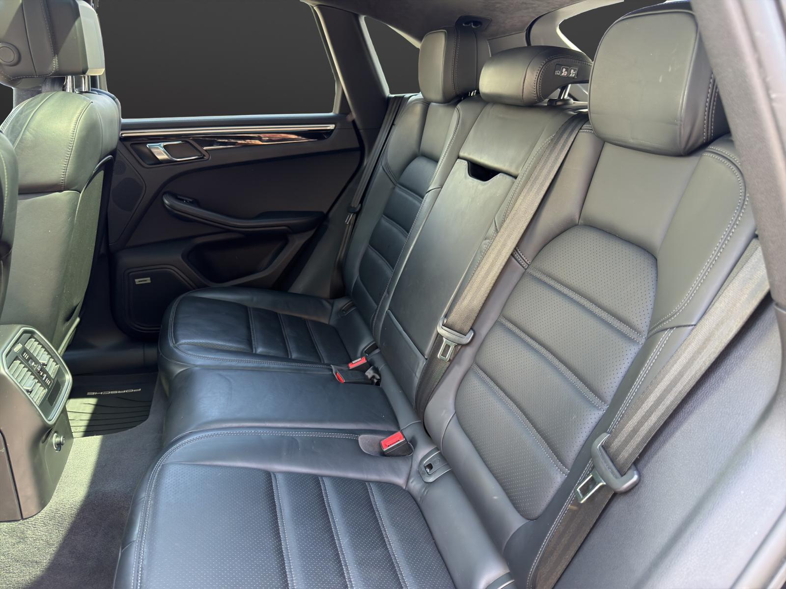 PORSCHE Macan Turbo PDK-image-12