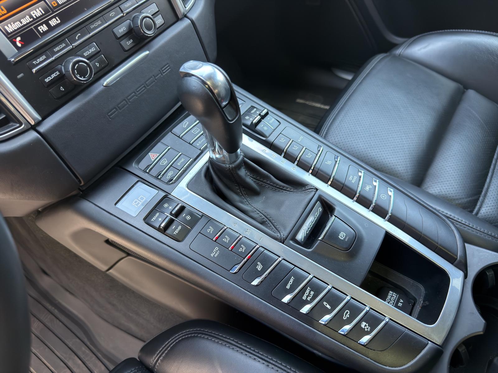 PORSCHE Macan Turbo PDK-image-13
