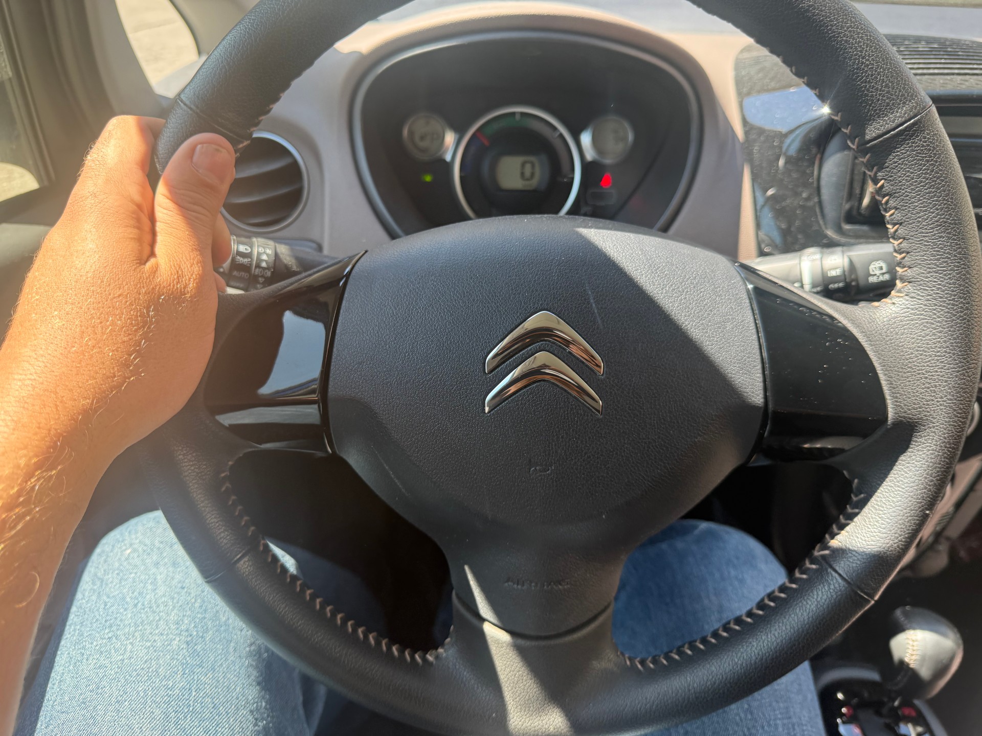 CITROEN C-Zero Séduction-image-8