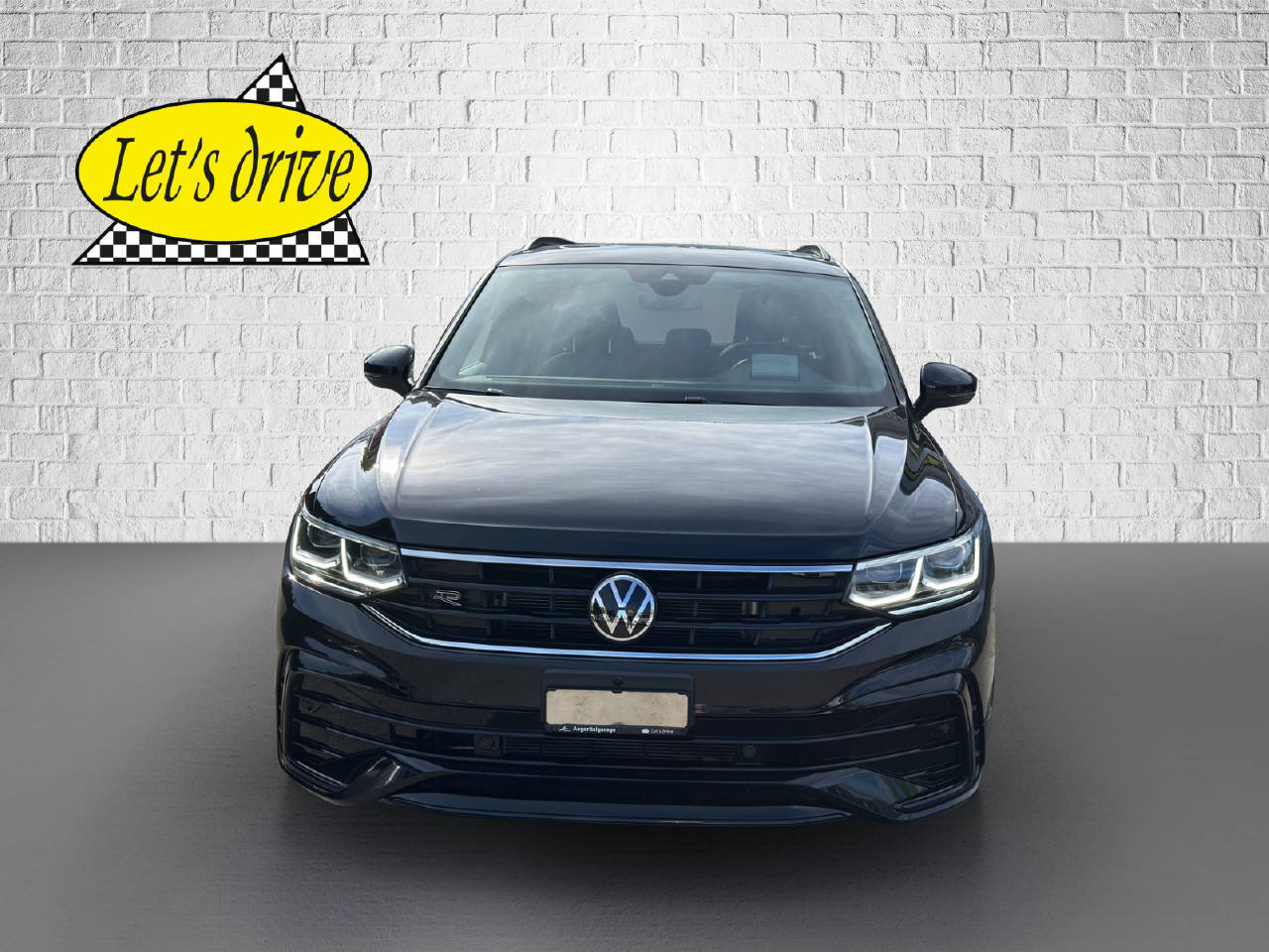 VW Tiguan 2.0 TSI R-Line DSG-showroom-element-1