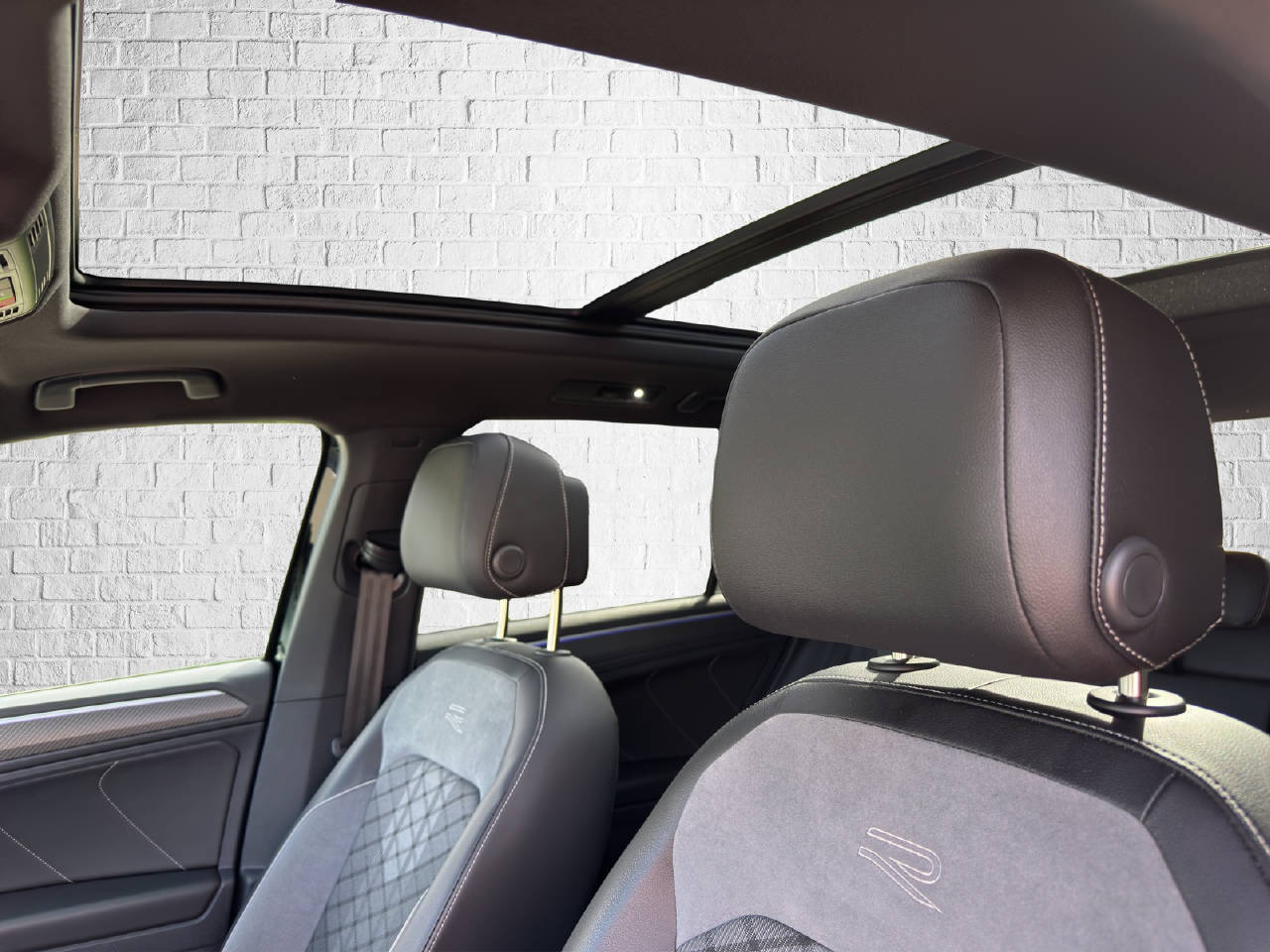 VW Tiguan 2.0 TSI R-Line DSG-image-9