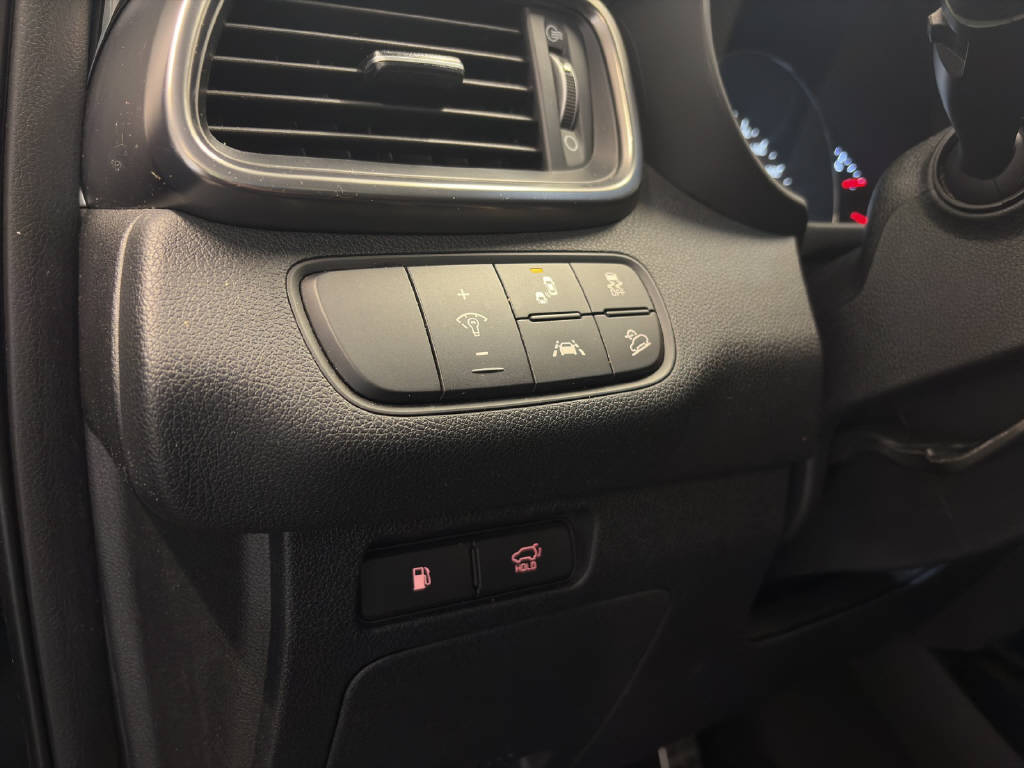 KIA Sorento 2.2 CRDi Style 7P-image-9