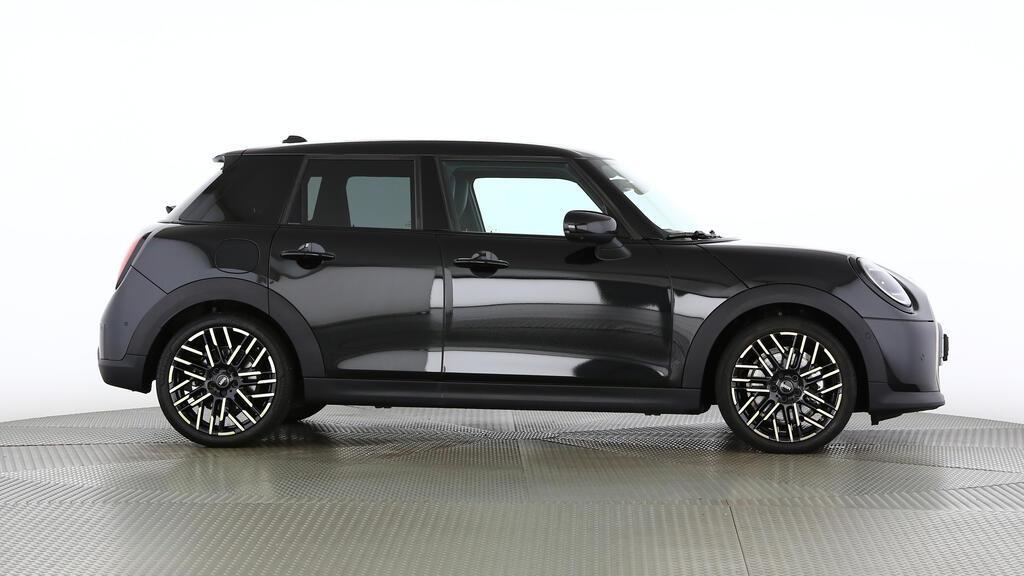 MINI Cooper 5 door C-showroom-element-2
