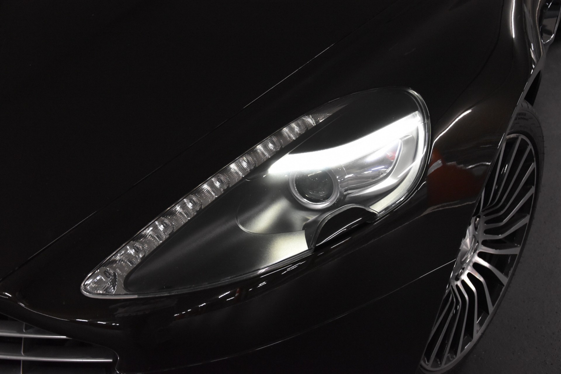 ASTON MARTIN Rapide S 5.9 V12 Touchtronic 2-showroom-element-1