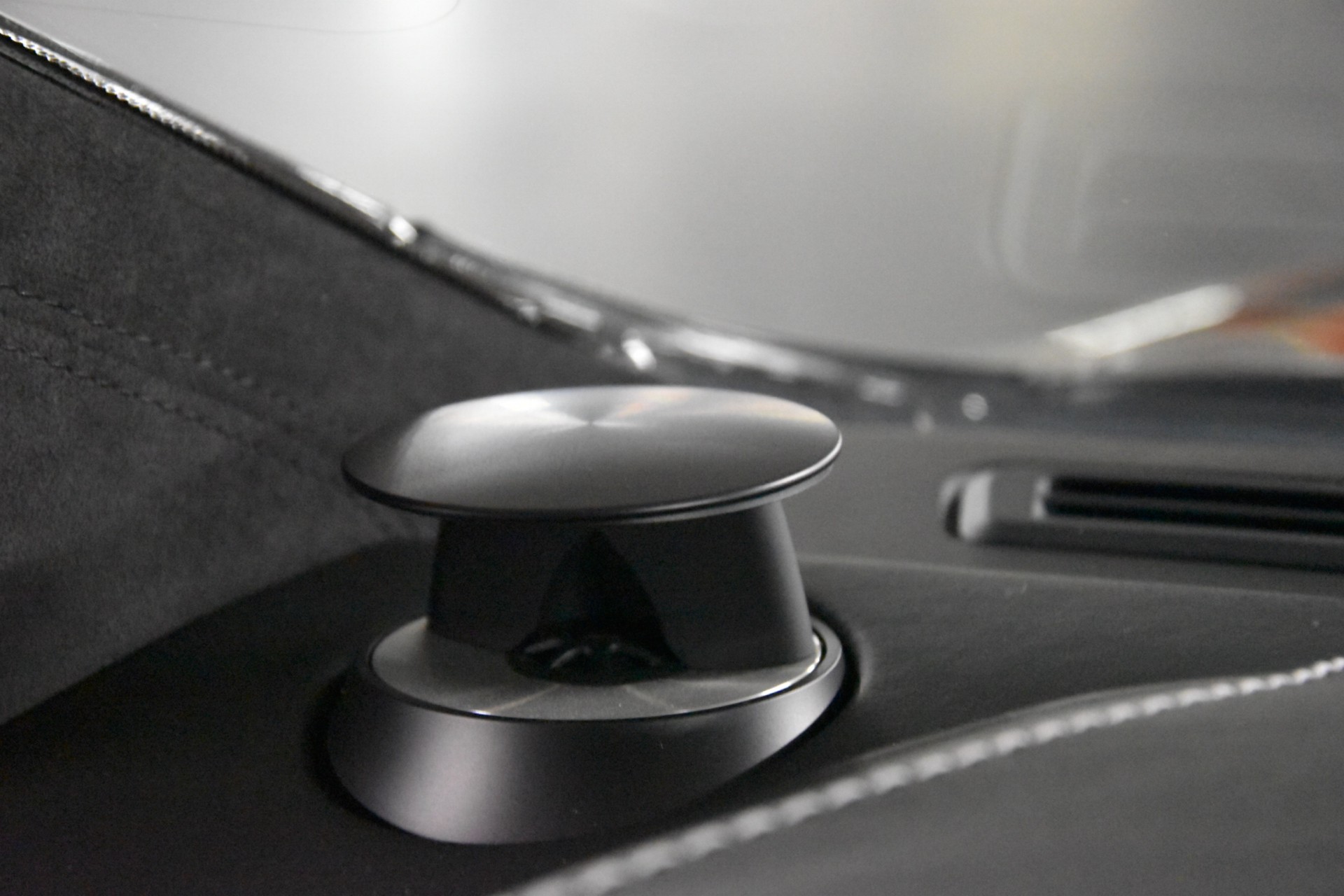ASTON MARTIN Rapide S 5.9 V12 Touchtronic 2-image-15