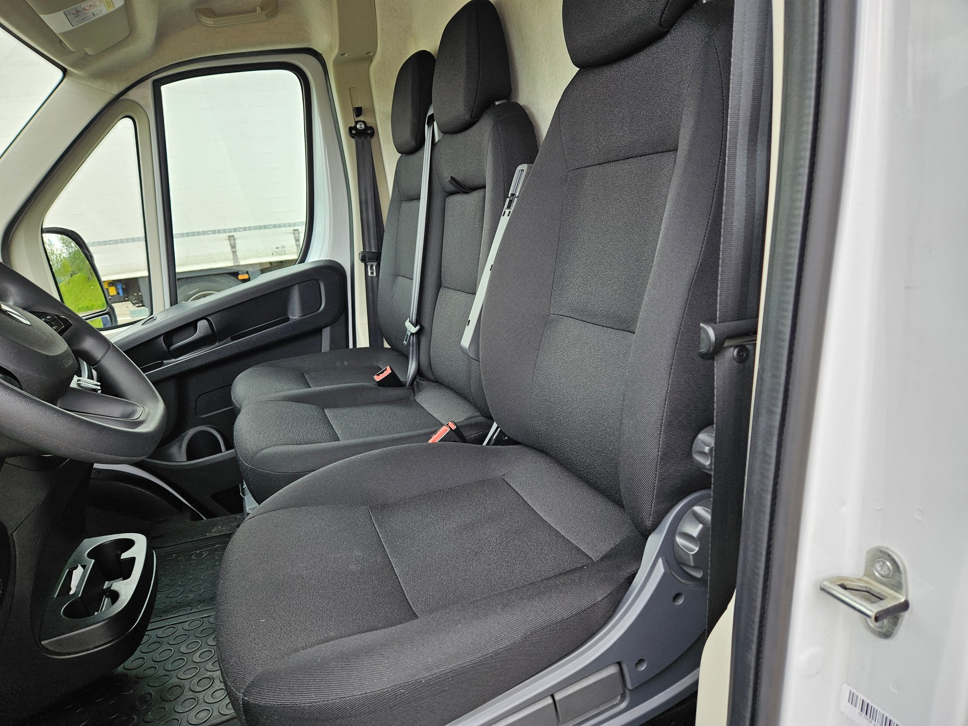 PEUGEOT Boxer 2.2 HDI 335 L3H2 EAT8 frisch MFK EXPERTISE automat kleine park schaden petits degats de parc-image-4
