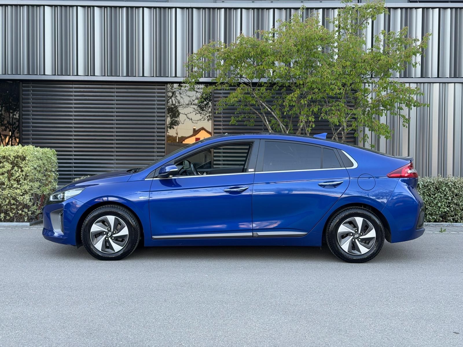 HYUNDAI Ioniq 1.6 GDi HEV Vertex DCT-image-3