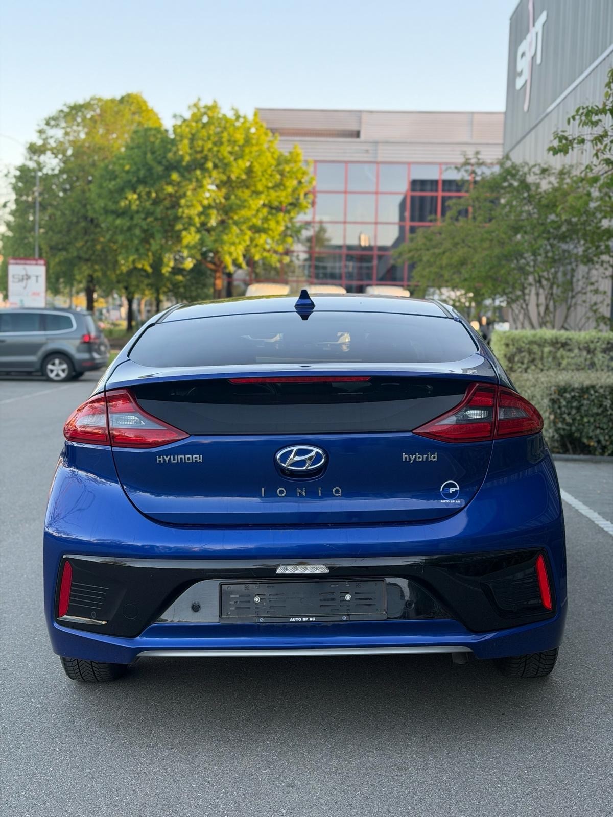 HYUNDAI Ioniq 1.6 GDi HEV Vertex DCT-image-4