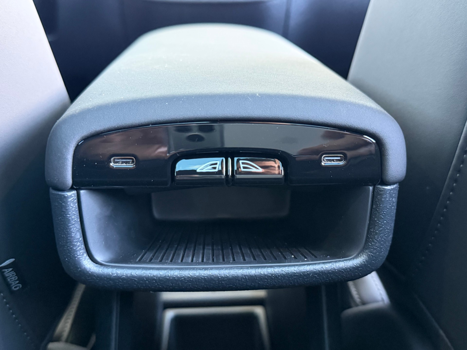 VOLVO EX30 E60 69kWh Twin Ultra-image-6