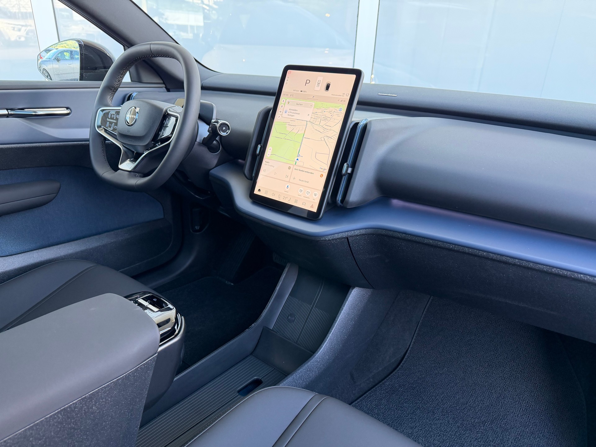VOLVO EX30 E60 69kWh Twin Ultra-showroom-element-2