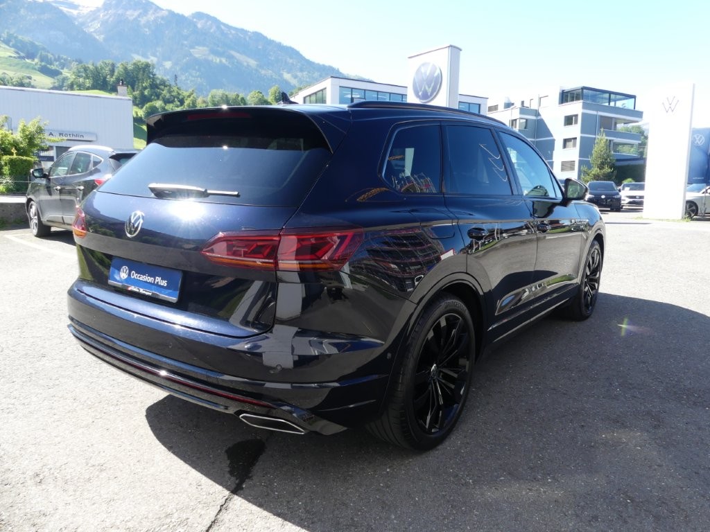 VW Touareg 3.0 TSI R-Line Tiptronic-image-3