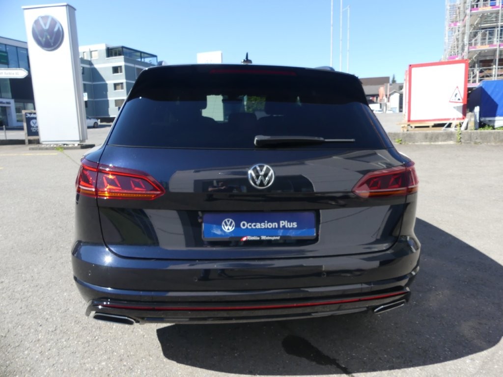 VW Touareg 3.0 TSI R-Line Tiptronic-image-2