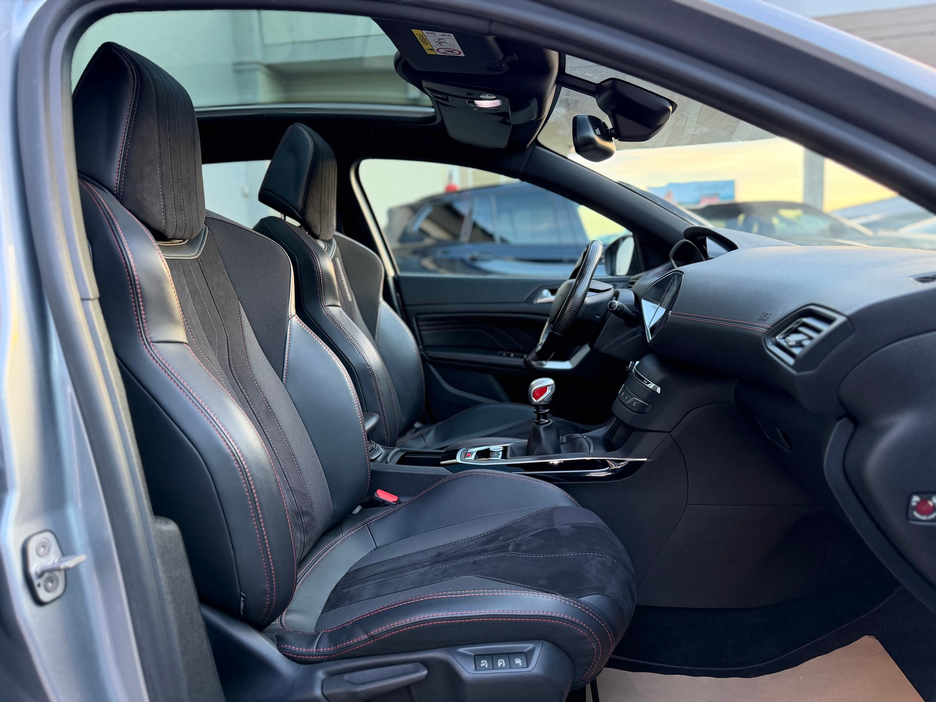 PEUGEOT 308 1.6 GTi-image-13