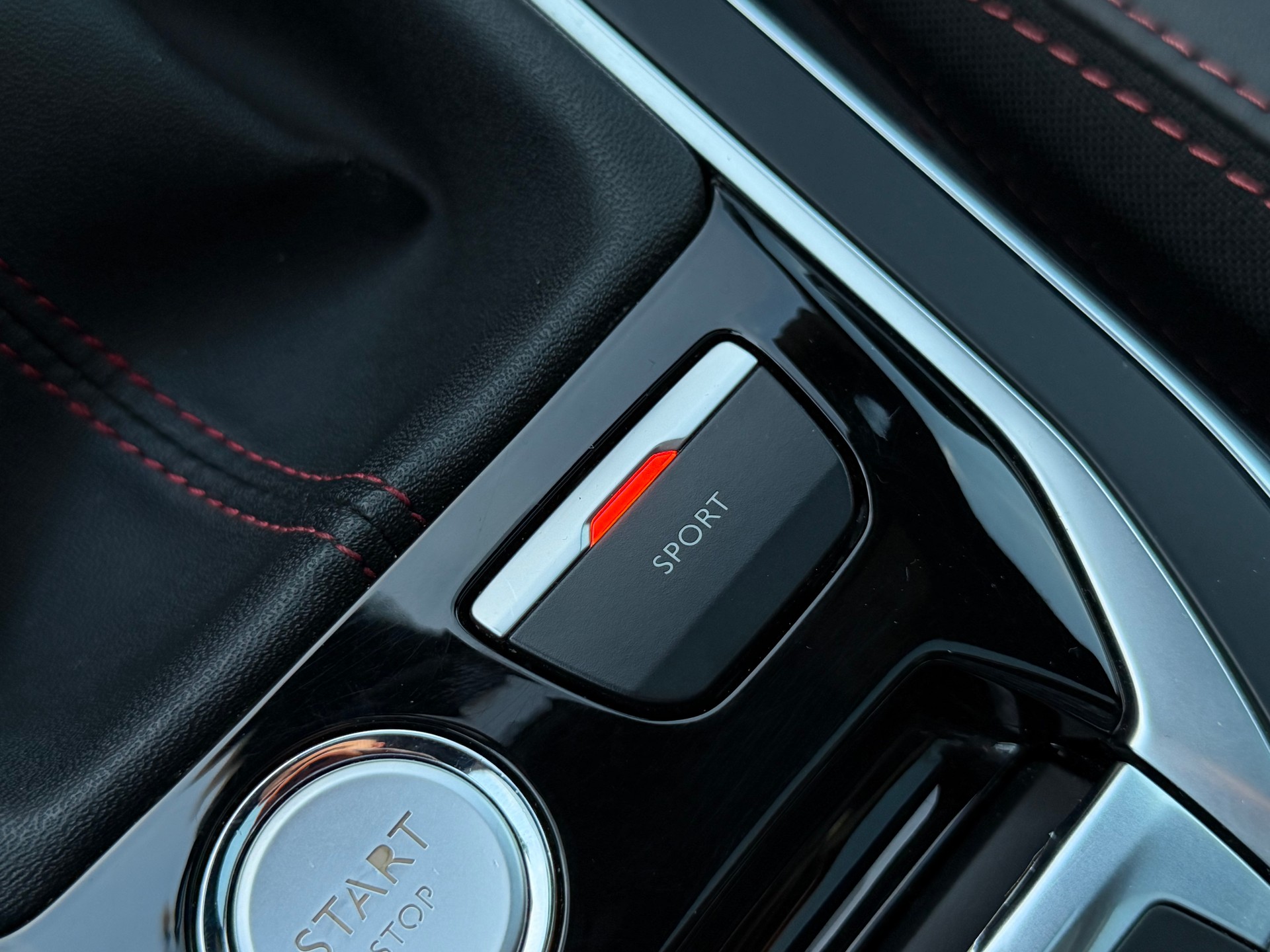 PEUGEOT 308 1.6 GTi-image-24