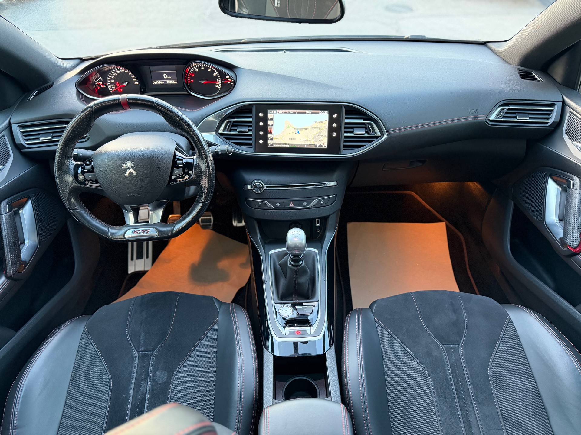 PEUGEOT 308 1.6 GTi-image-11