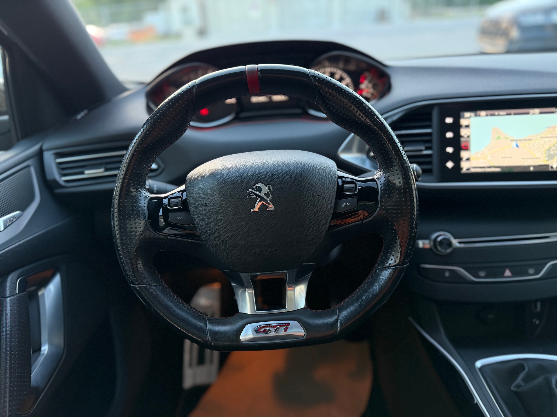 PEUGEOT 308 1.6 GTi-image-15
