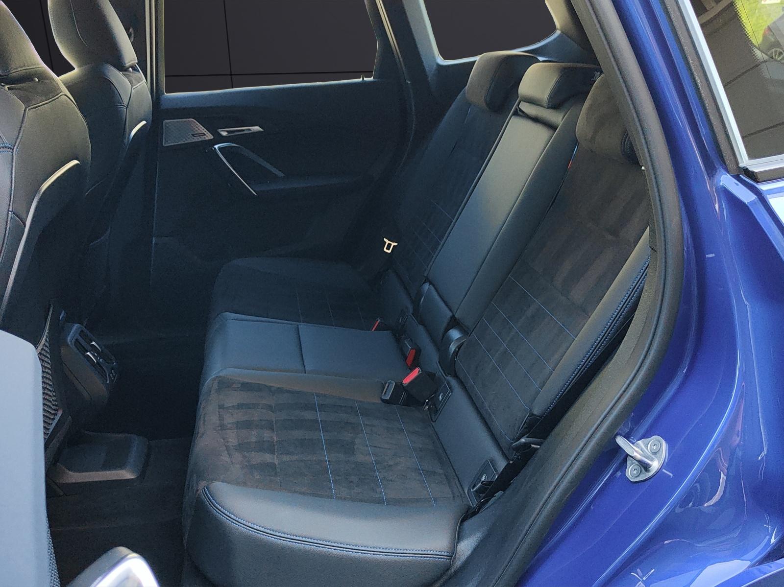 BMW X1 30e xDrive paddles-image-17