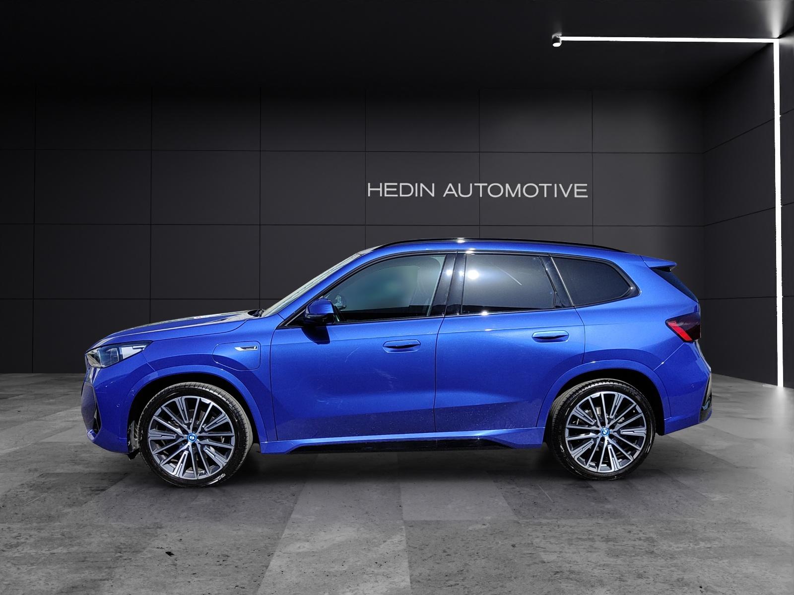 BMW X1 30e xDrive paddles-showroom-element-1