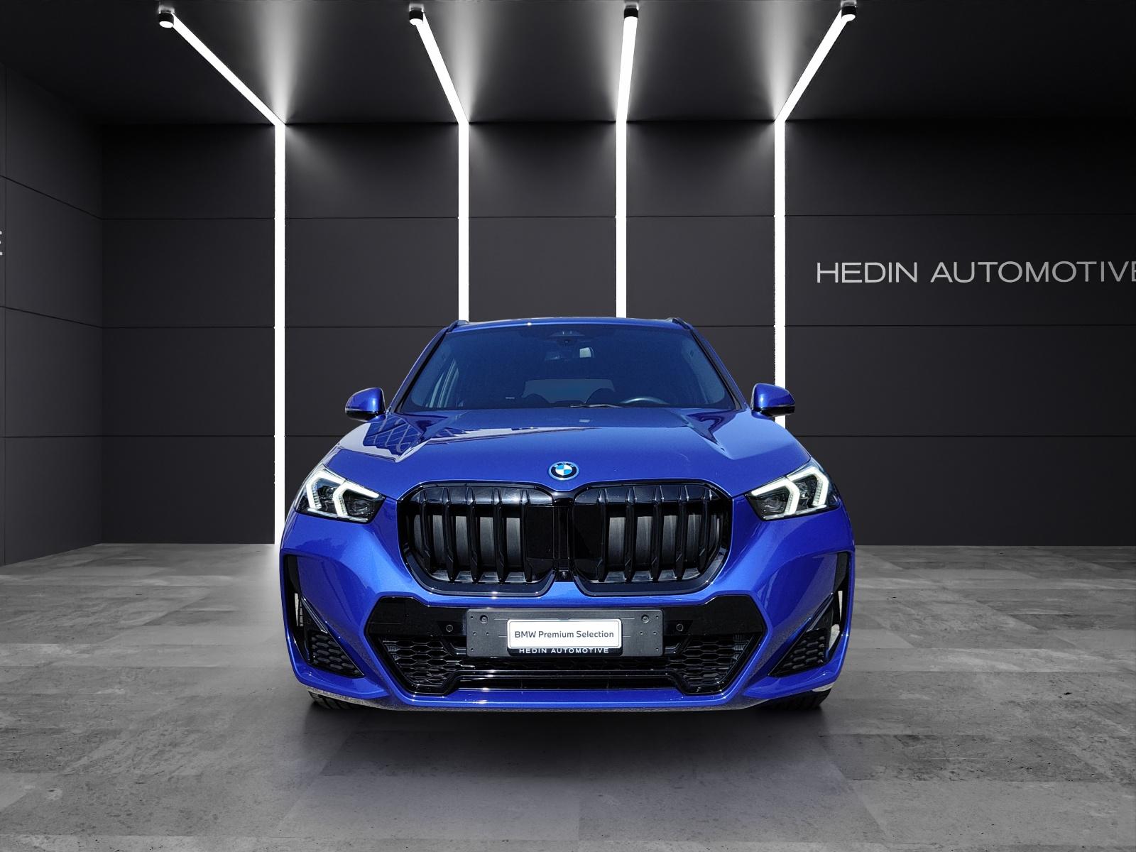 BMW X1 30e xDrive paddles-showroom-element-2