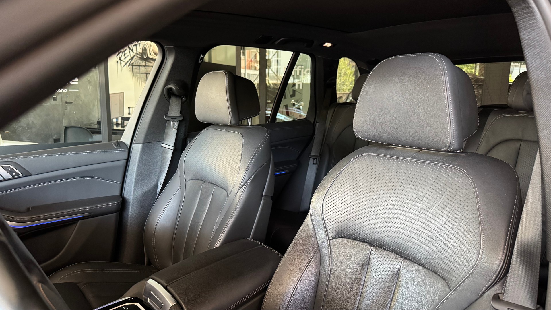 BMW X5 xDrive M50d Steptronic-image-9