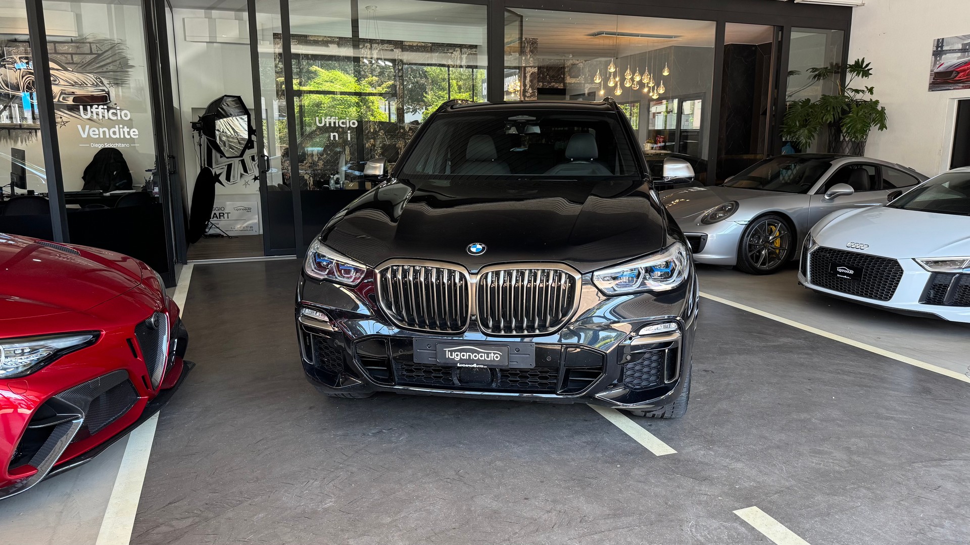 BMW X5 xDrive M50d Steptronic-image-2