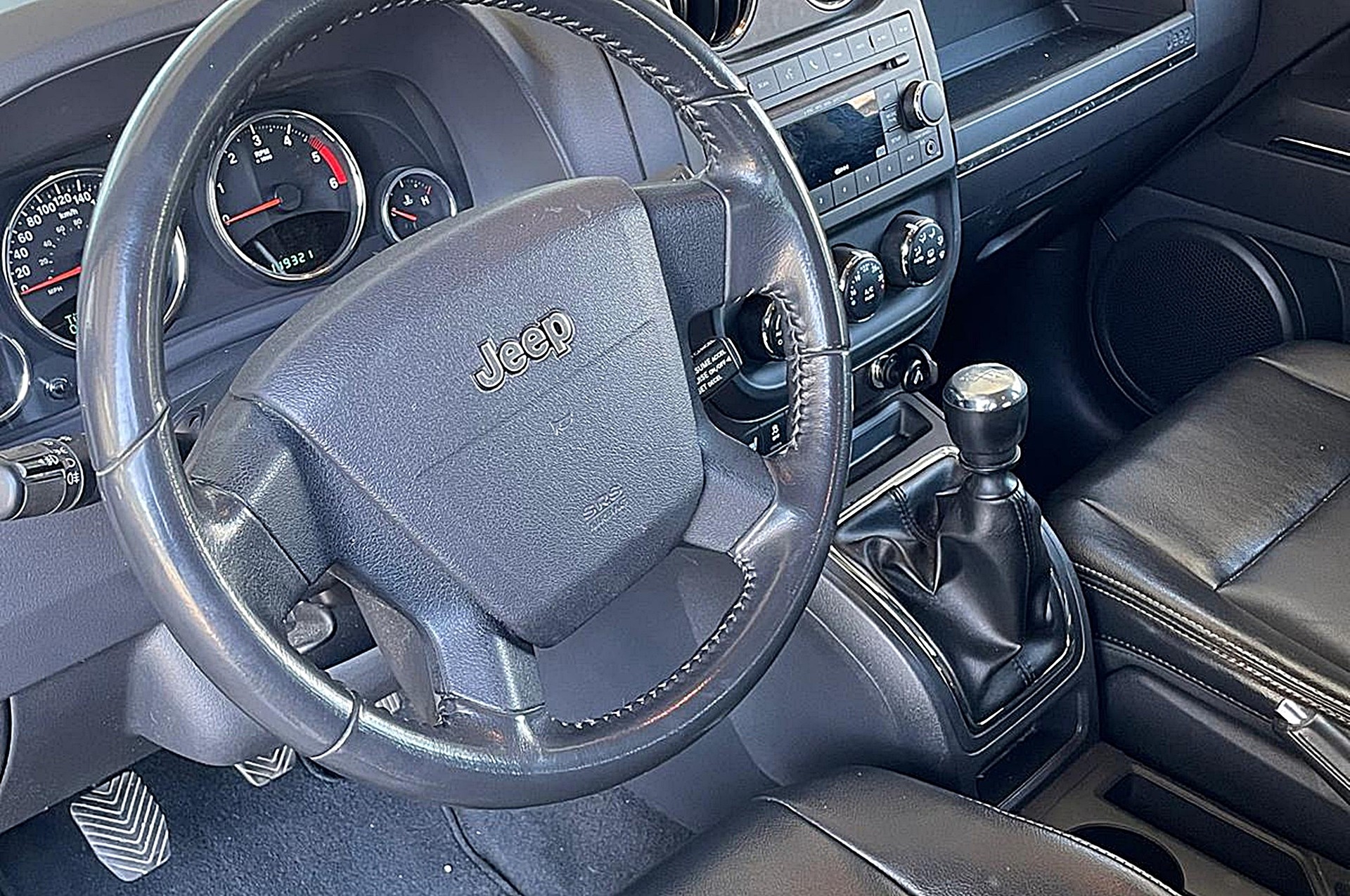 JEEP Compass 2.2 CRD 4x4 Limited-image-9