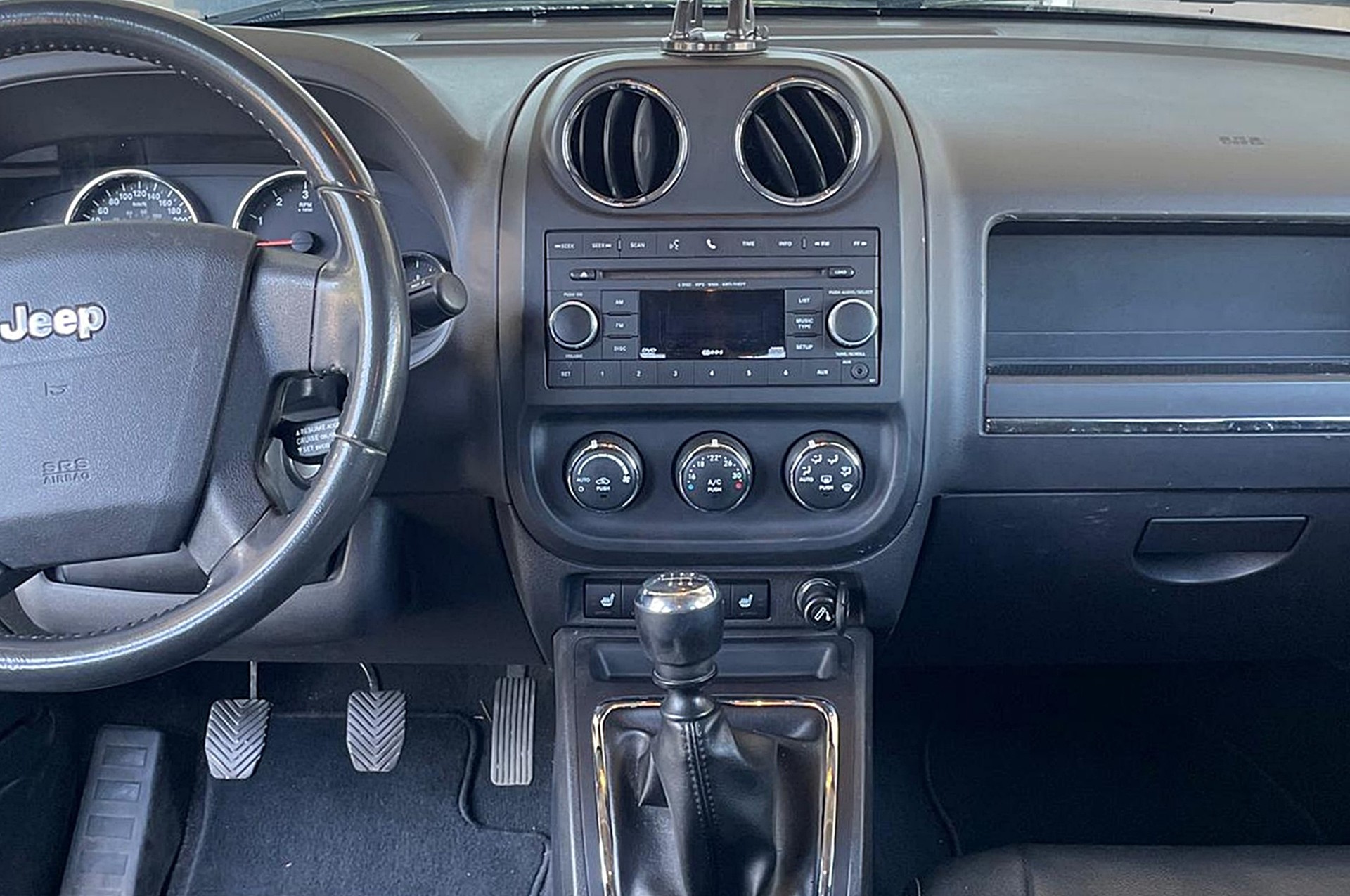 JEEP Compass 2.2 CRD 4x4 Limited-image-10