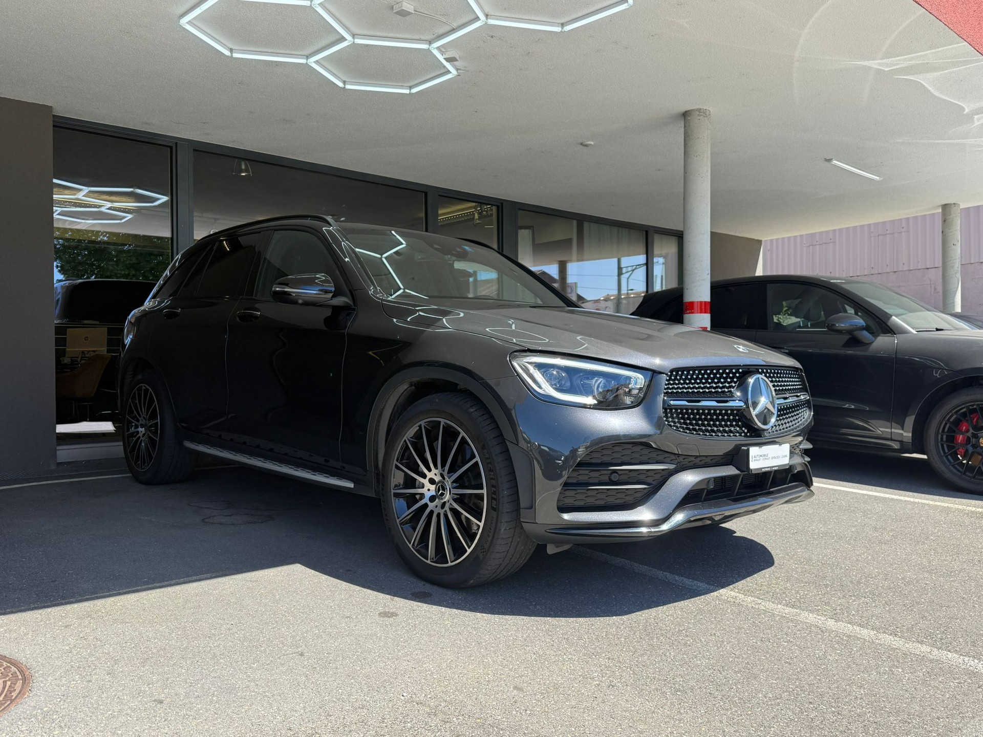 MERCEDES-BENZ GLC 300 de AMG Line 4Matic * Pano-Dach* *Gratis Service* *360 Kamera* 9G-Tronic-image-2