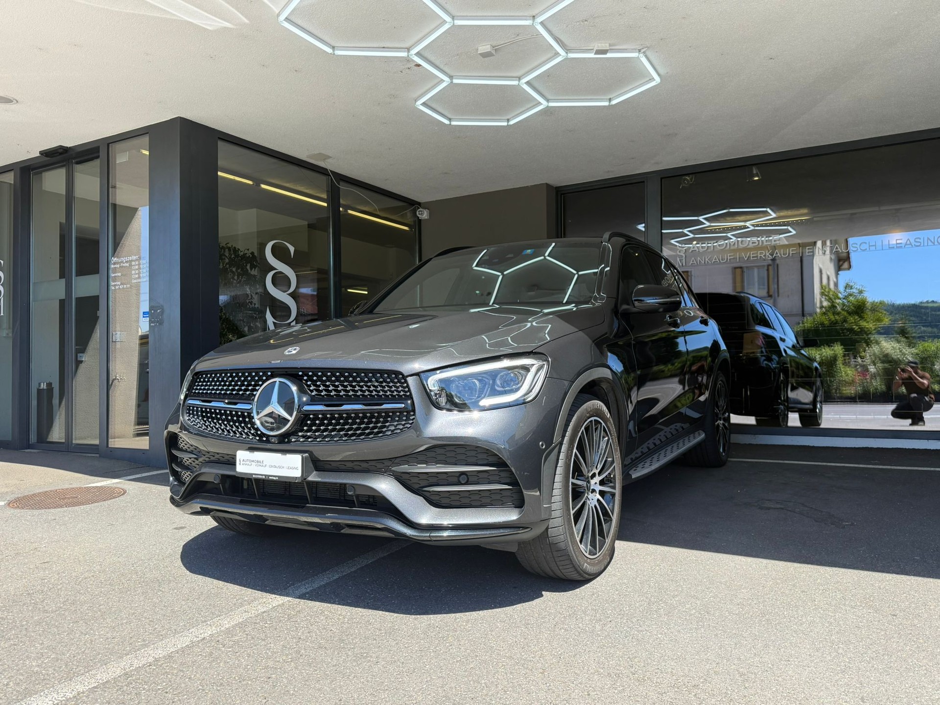 MERCEDES-BENZ GLC 300 de AMG Line 4Matic * Pano-Dach* *Gratis Service* *360 Kamera* 9G-Tronic-image-0