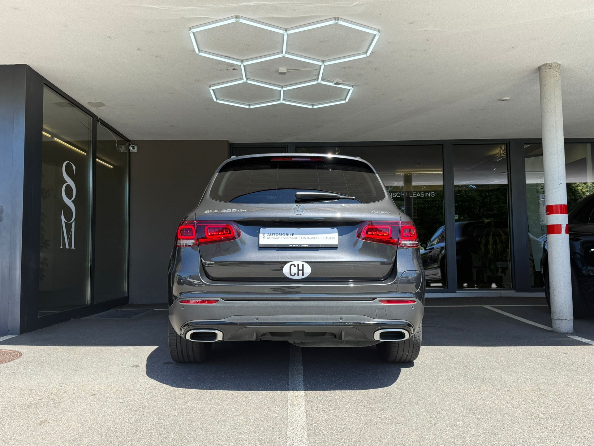 MERCEDES-BENZ GLC 300 de AMG Line 4Matic * Pano-Dach* *Gratis Service* *360 Kamera* 9G-Tronic-image-5