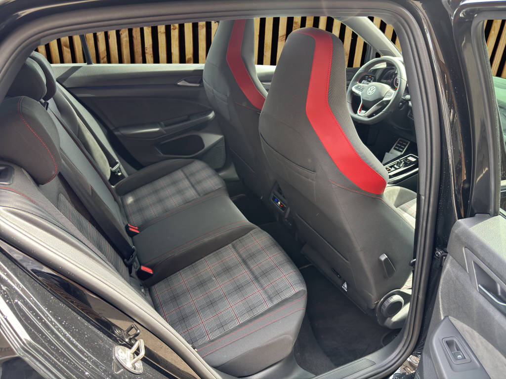 VW Golf VIII 2.0 TSI GTI DSG-image-5