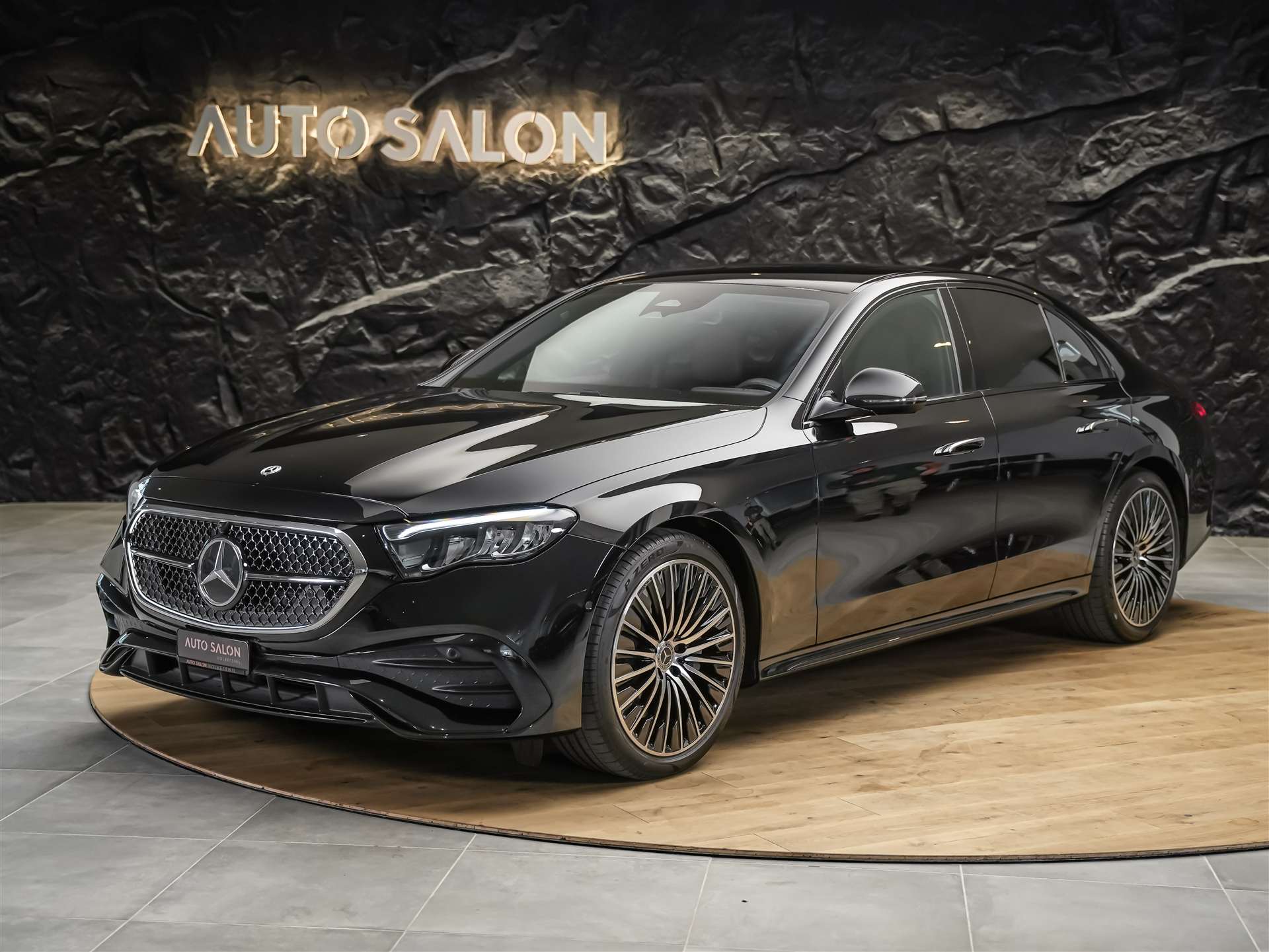 MERCEDES-BENZ E 200 AMG Line *Kühlergrill beleuchtet*Abstandsregler*Lenkradheizung*-showroom-element-1