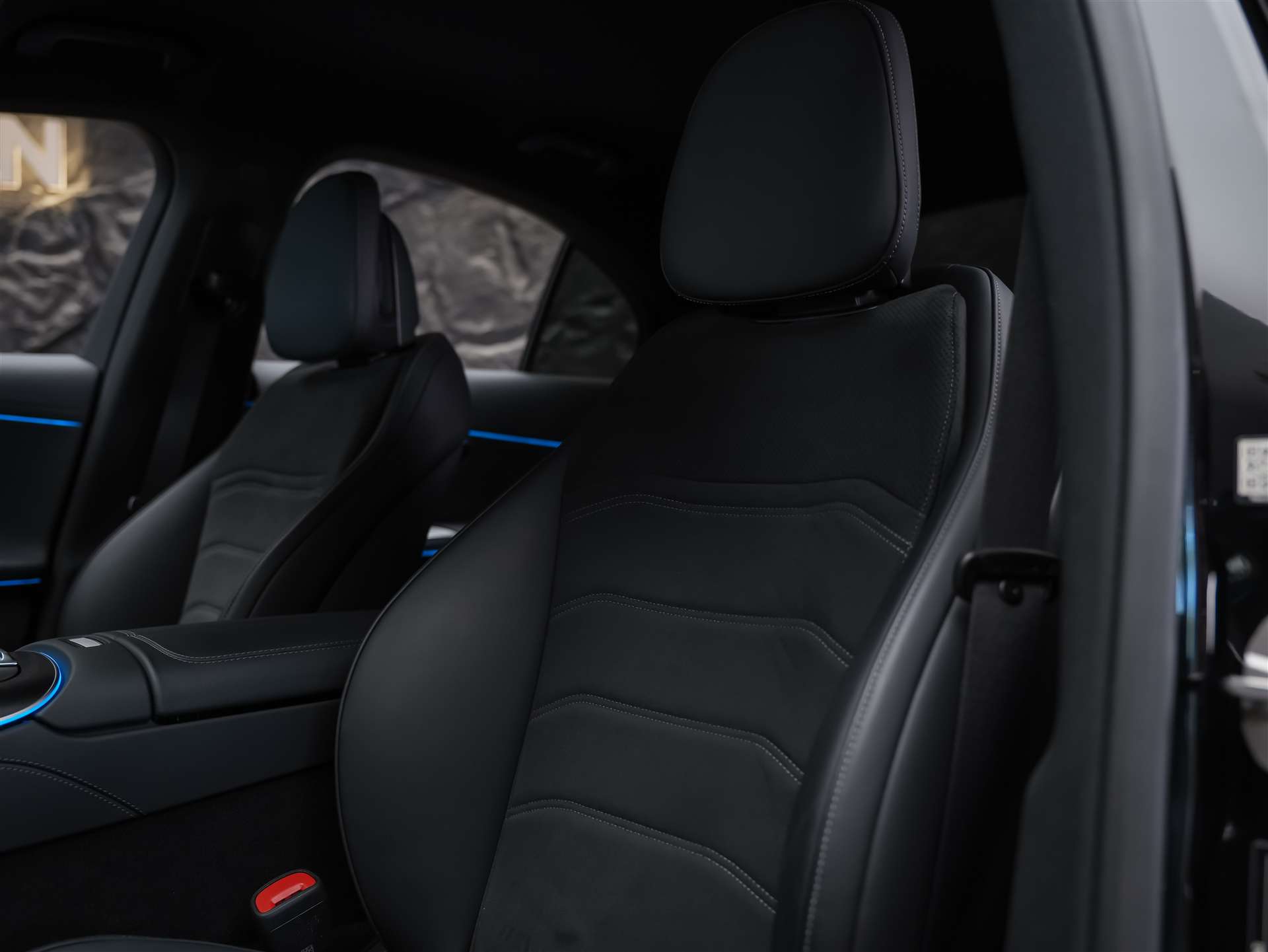 MERCEDES-BENZ E 200 AMG Line *Kühlergrill beleuchtet*Abstandsregler*Lenkradheizung*-image-10