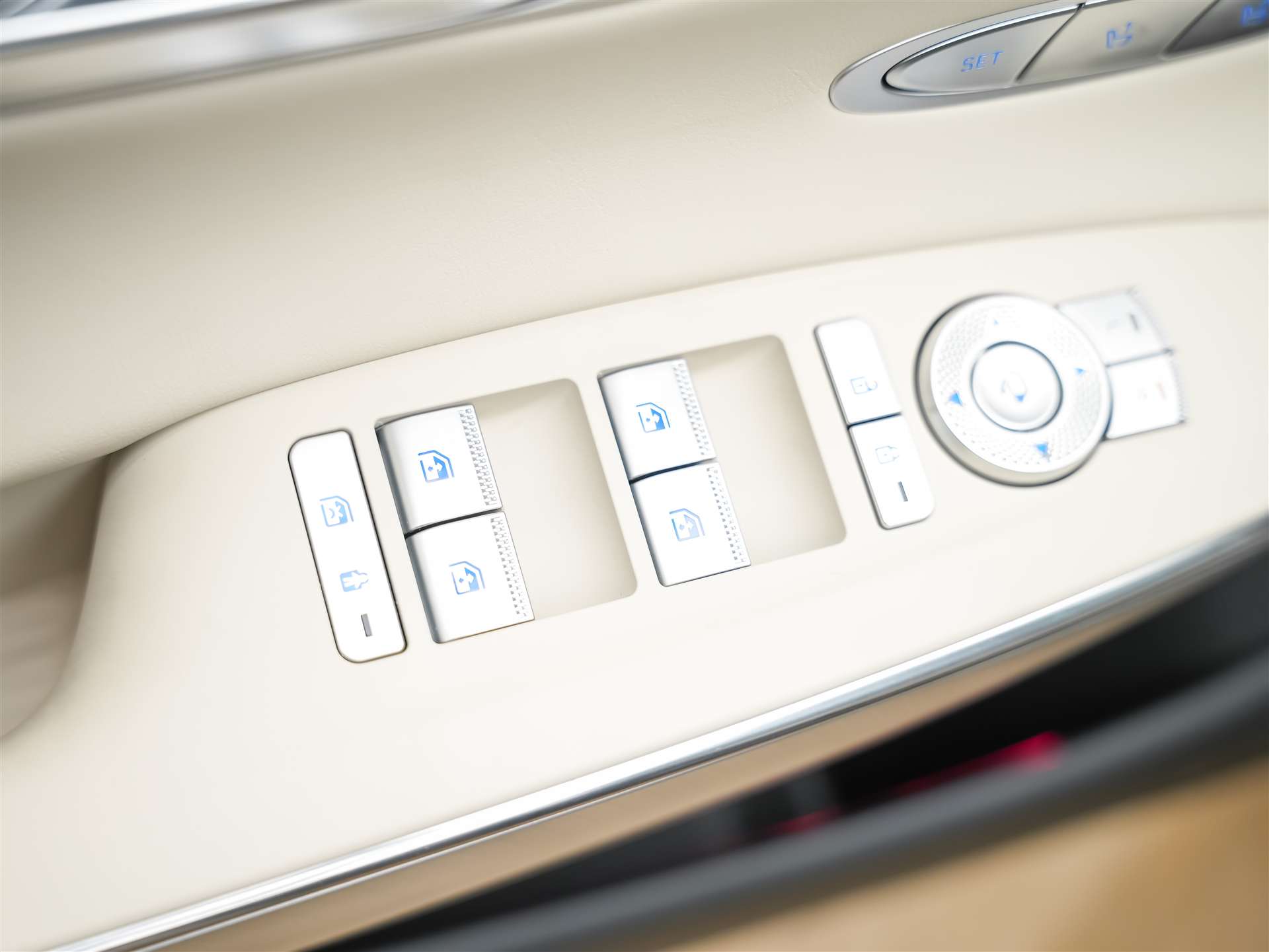 GENESIS GV70 2.5 TGDI Luxury AT8 AWD *Panorama*Lexicon*Massage*Sitzlüftung*-image-28