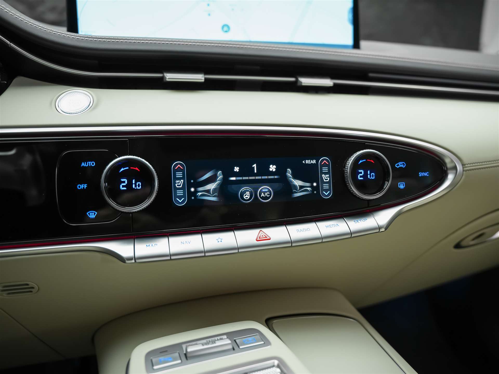 GENESIS GV70 2.5 TGDI Luxury AT8 AWD *Panorama*Lexicon*Massage*Sitzlüftung*-image-26