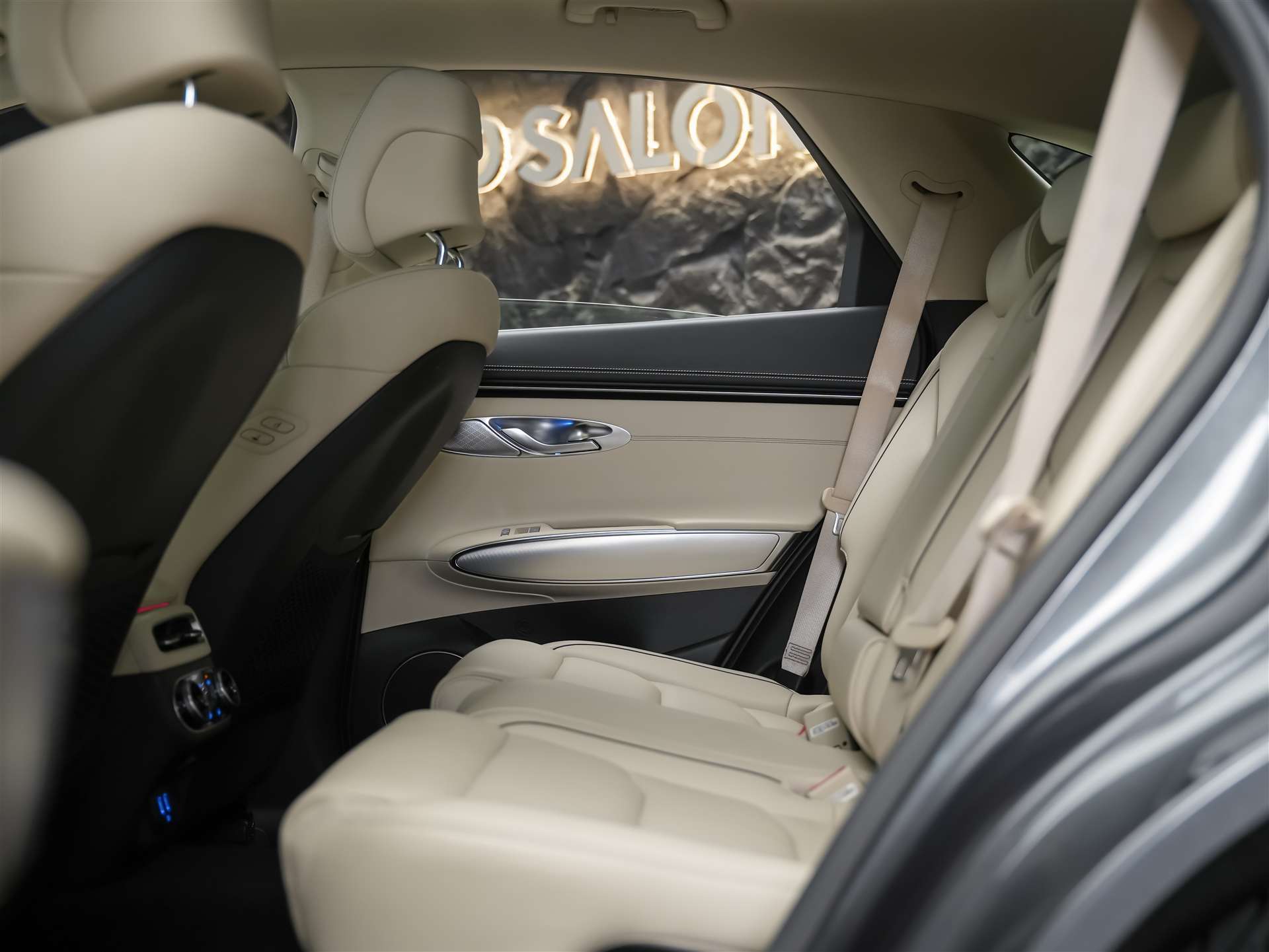 GENESIS GV70 2.5 TGDI Luxury AT8 AWD *Panorama*Lexicon*Massage*Sitzlüftung*-image-14