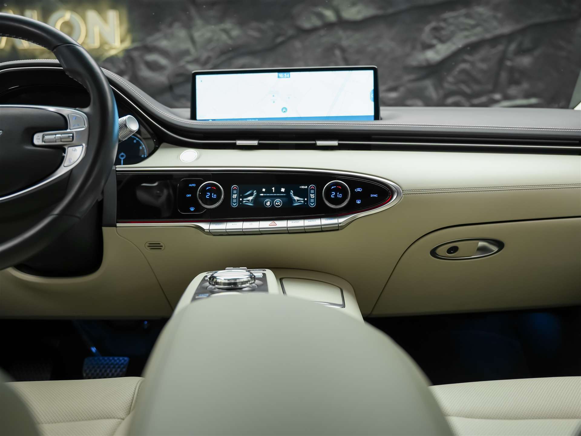 GENESIS GV70 2.5 TGDI Luxury AT8 AWD *Panorama*Lexicon*Massage*Sitzlüftung*-image-23
