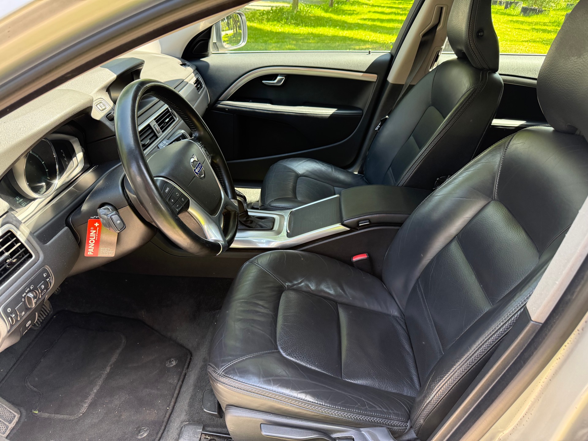 VOLVO XC70 D4 AWD Momentum Geartronic-image-8