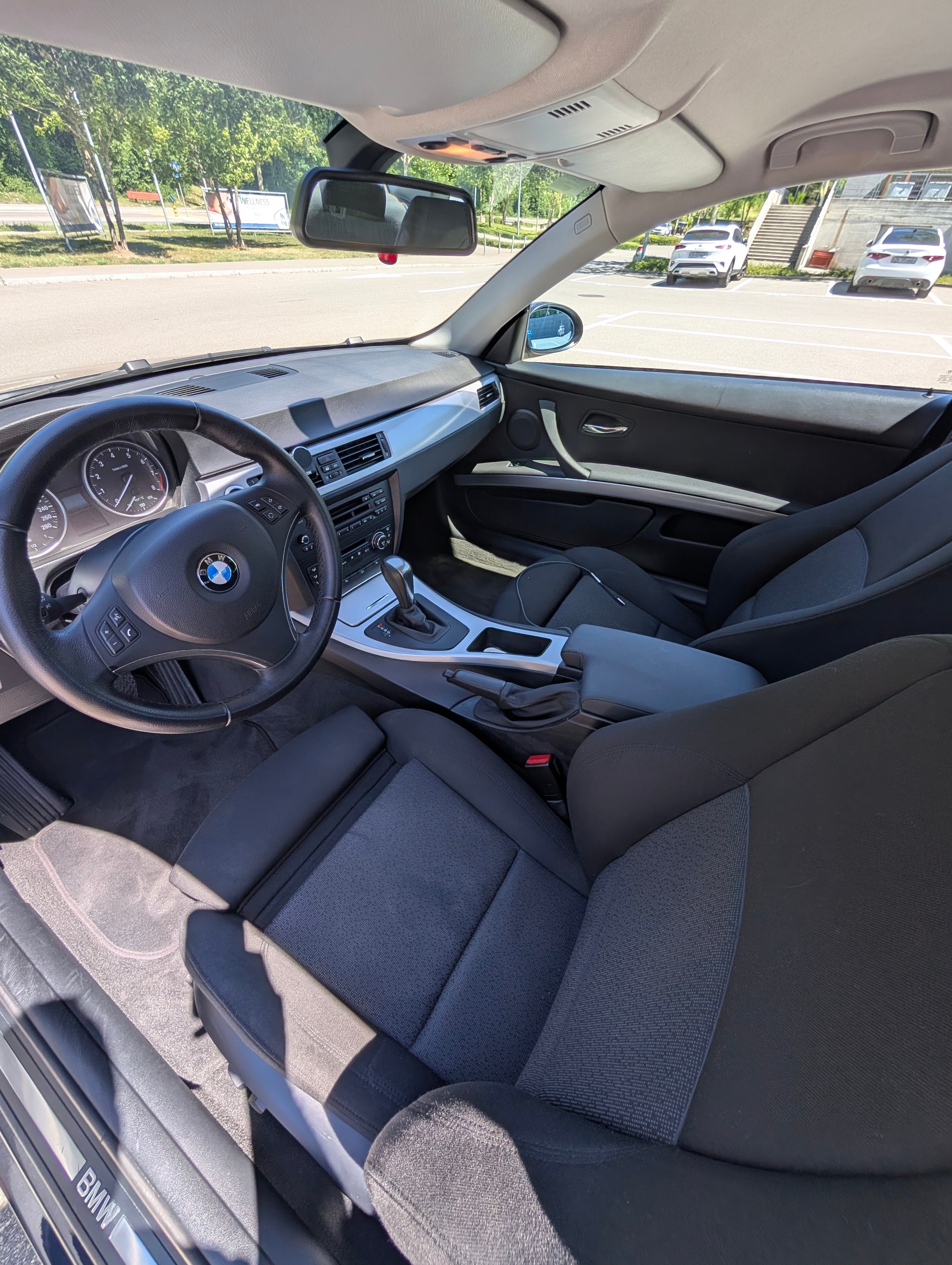 BMW 335i xDrive-image-9