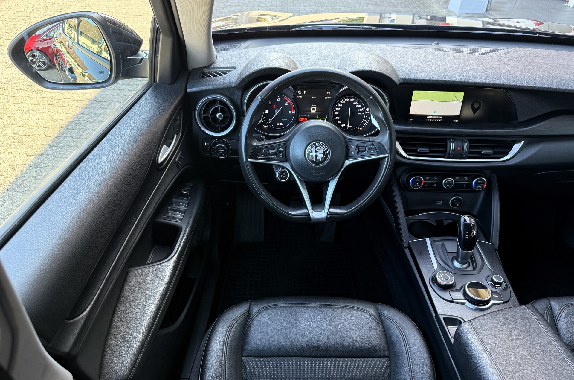 ALFA ROMEO Stelvio 2.2 JTDM Super Q4 Automatic-image-12