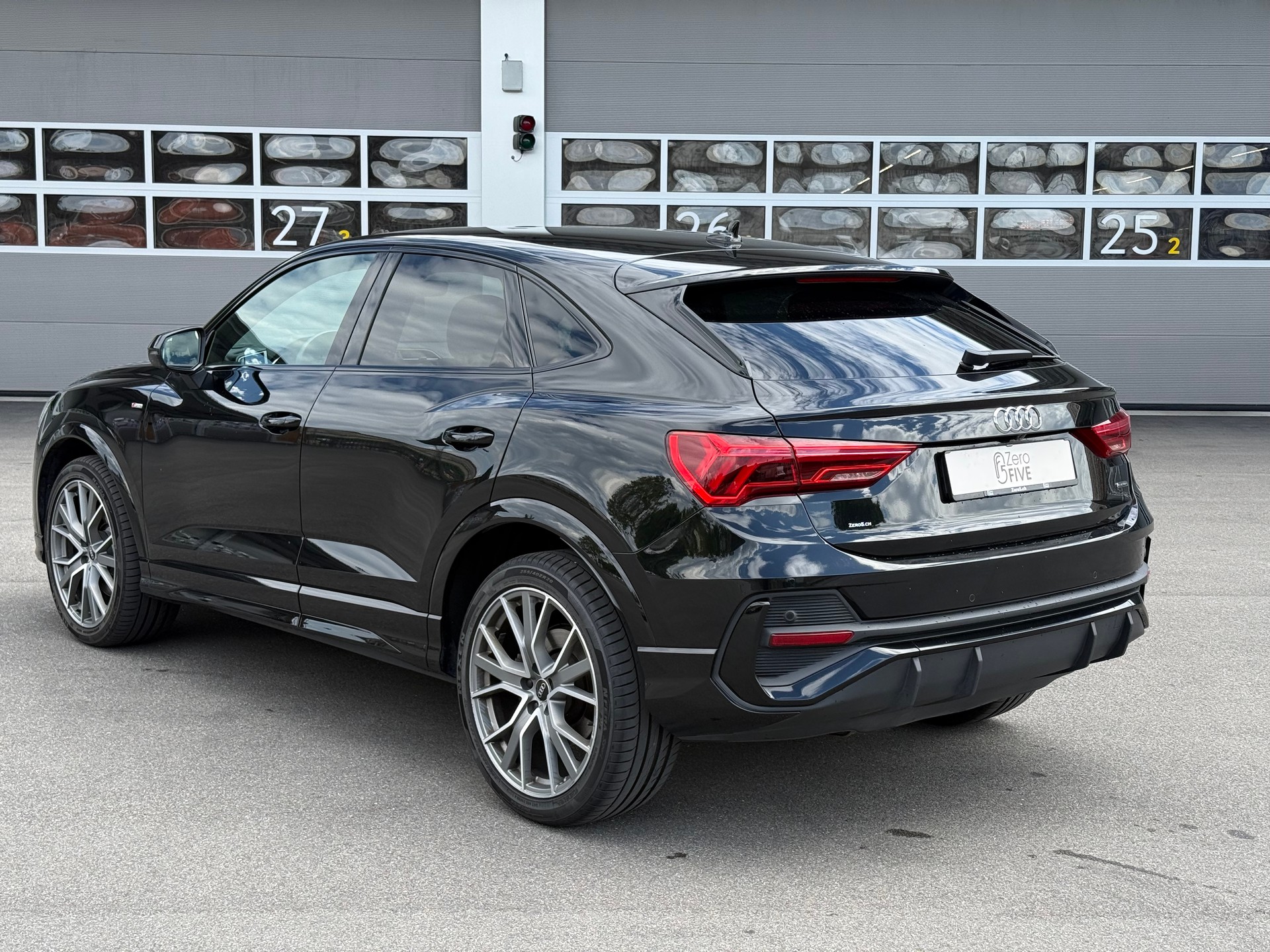 AUDI Q3 Sportback 40 TDI S line quattro S-tronic-showroom-element-3