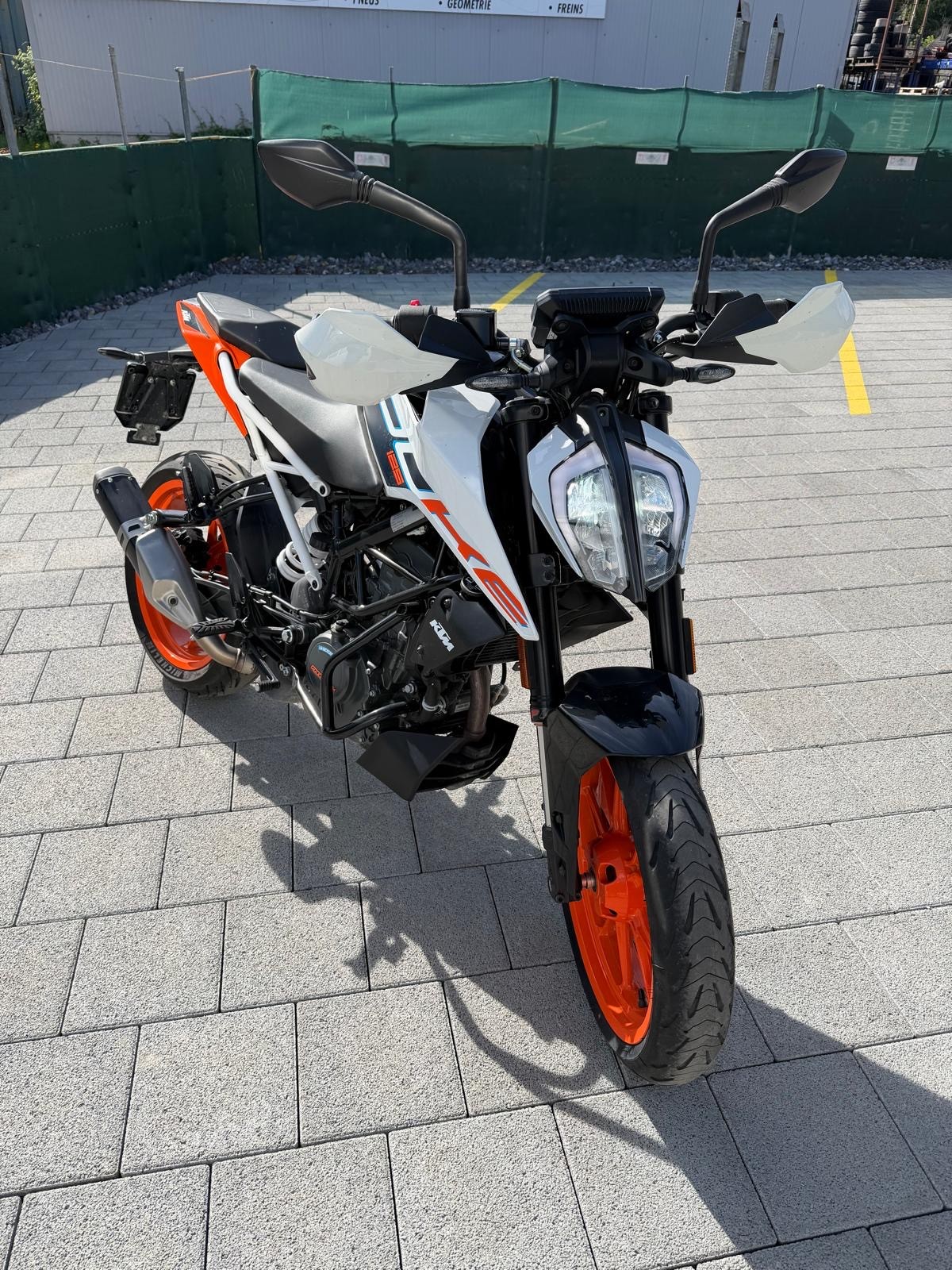 KTM 125 Duke-image-0
