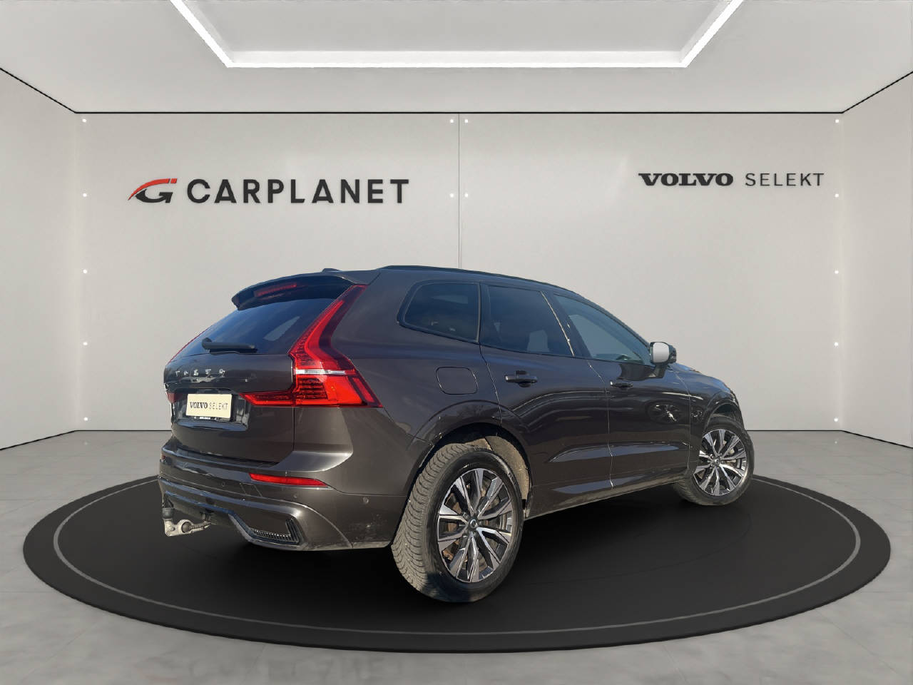 VOLVO XC60 2.0 T6 TE R-Design eAWD-showroom-element-3