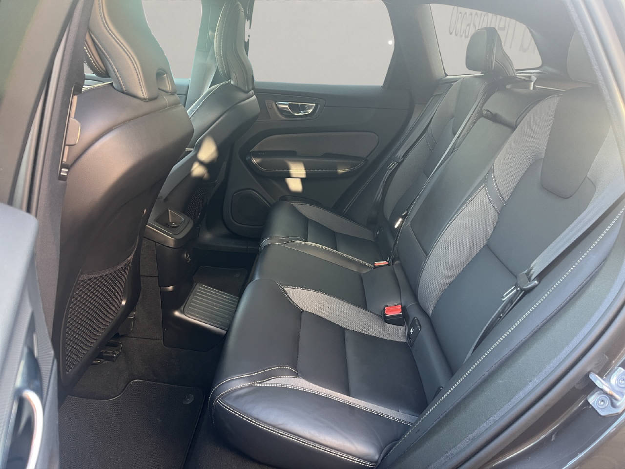 VOLVO XC60 2.0 T6 TE R-Design eAWD-image-13
