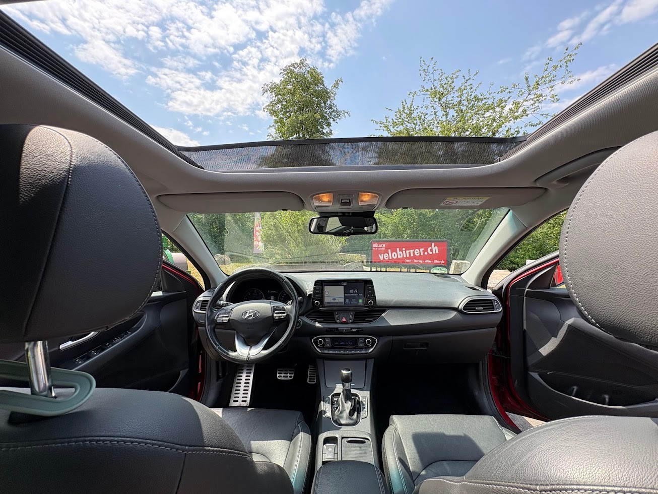 HYUNDAI i30 1.6 CRDi Vertex-image-3